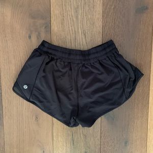 Lululemon Hotty Hot Low Rise Short 2.5”